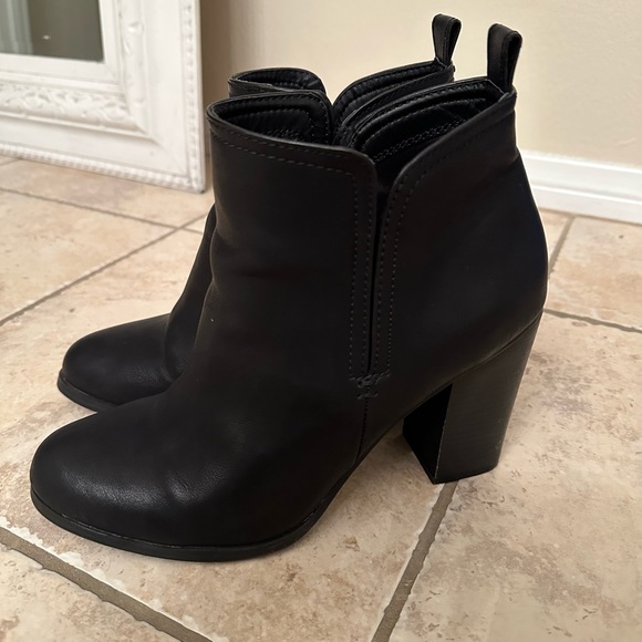 American Rag Booties - Picture 6 of 7